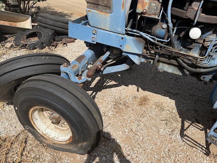 ford-7700-image-16