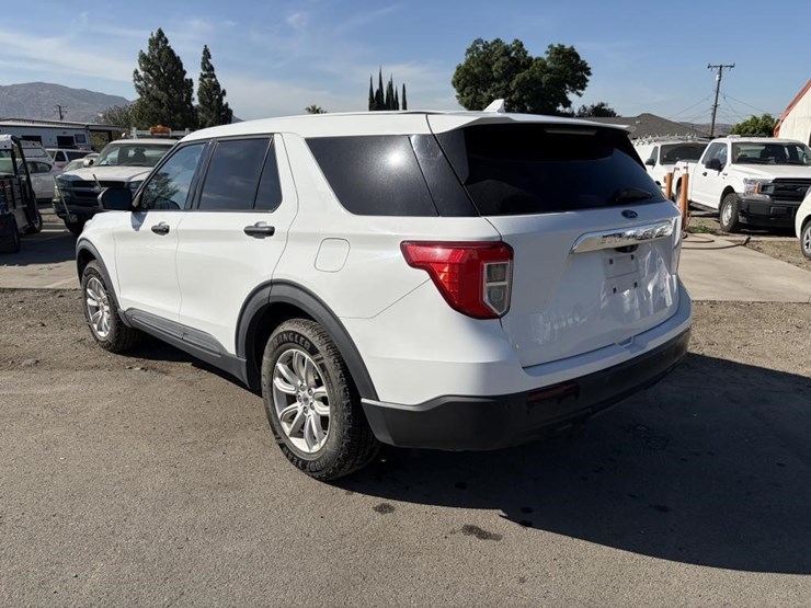 2020-ford-explorer-image-4