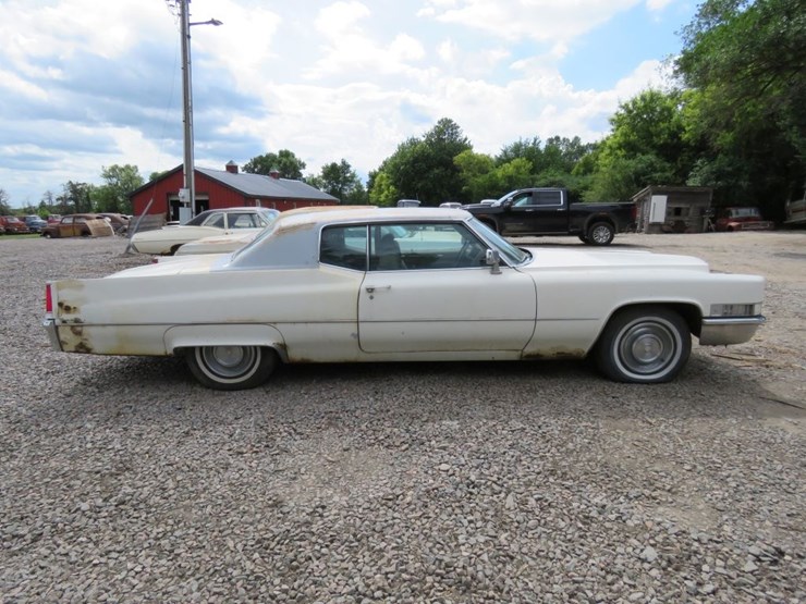 1969-cadillac-coupe-deville-2dr-ht-image-5
