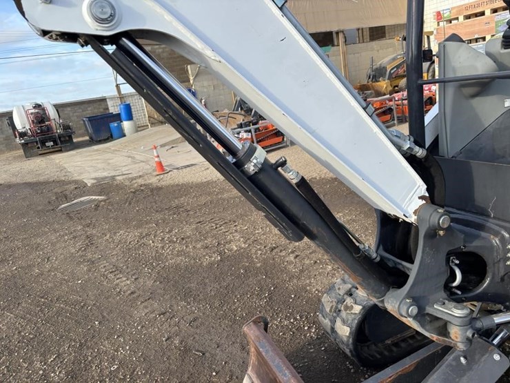 2021-bobcat-e26-image-20