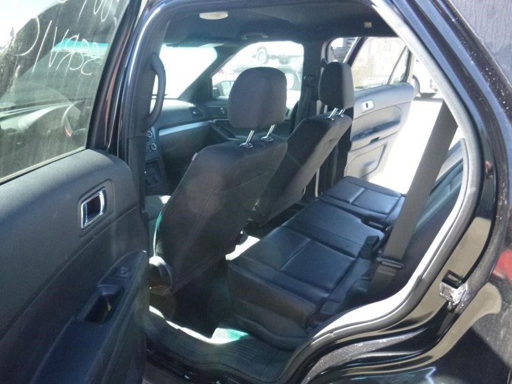 2016-ford-explorer-image-7