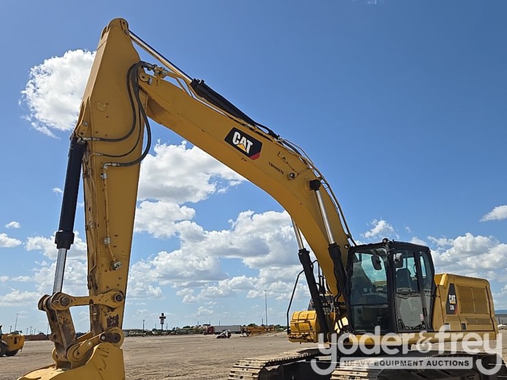 2019-caterpillar-336-image-24