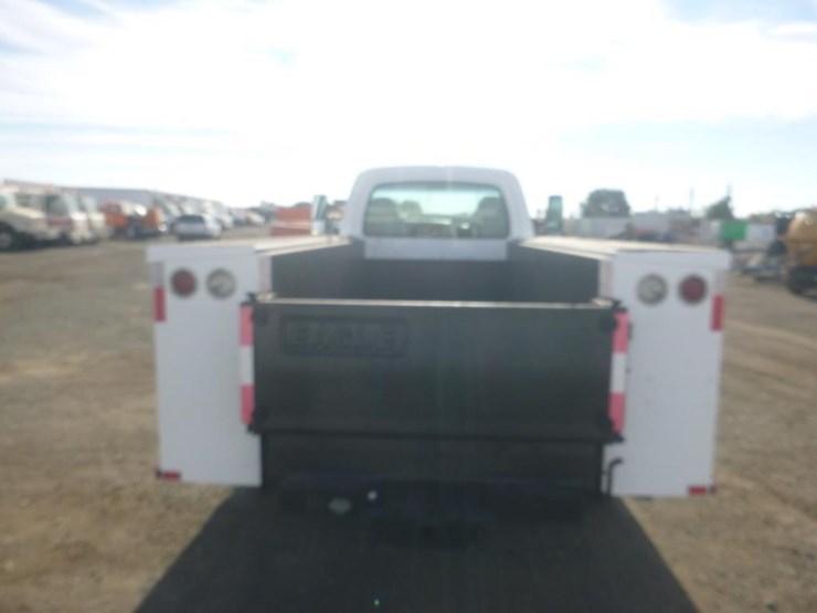 2003-chevrolet-c4500-utility-truck-image-6
