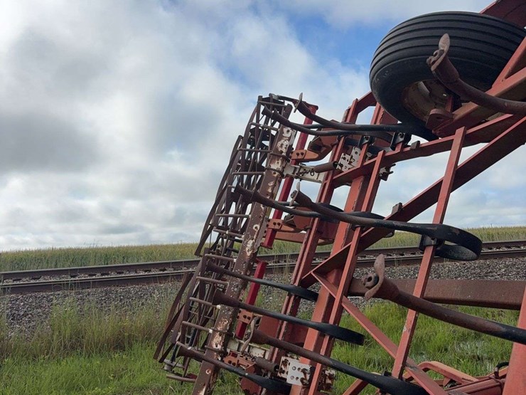 kongskilde-field-cultivator,-single-harrow,-with-double-rolling-baskets-image-4