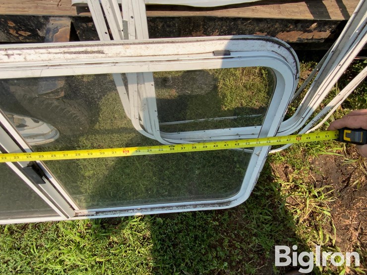 aluminum-camper-windows-image-9