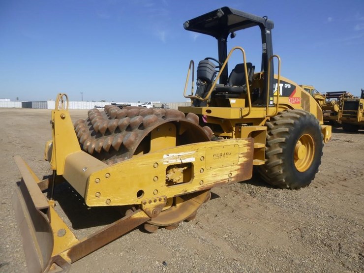2011-caterpillar-cp56-image-2