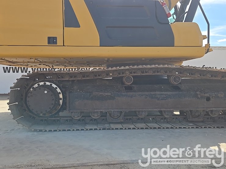 2019-caterpillar-336-image-16