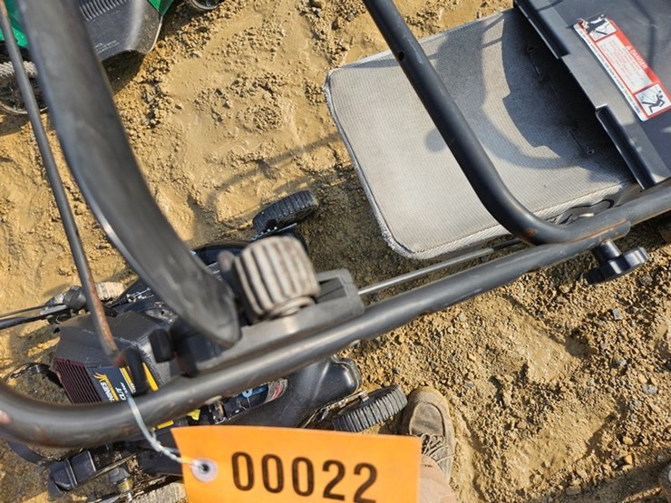 #22-•-john-deere-push-mower-image-12