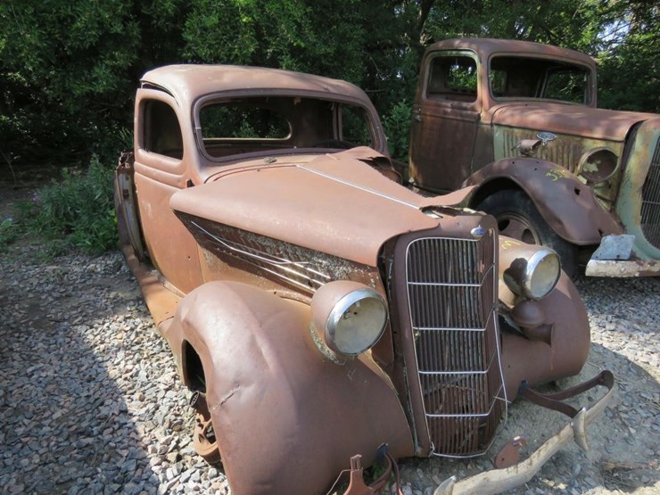 1935-cut-down-ford-sedan-image-2
