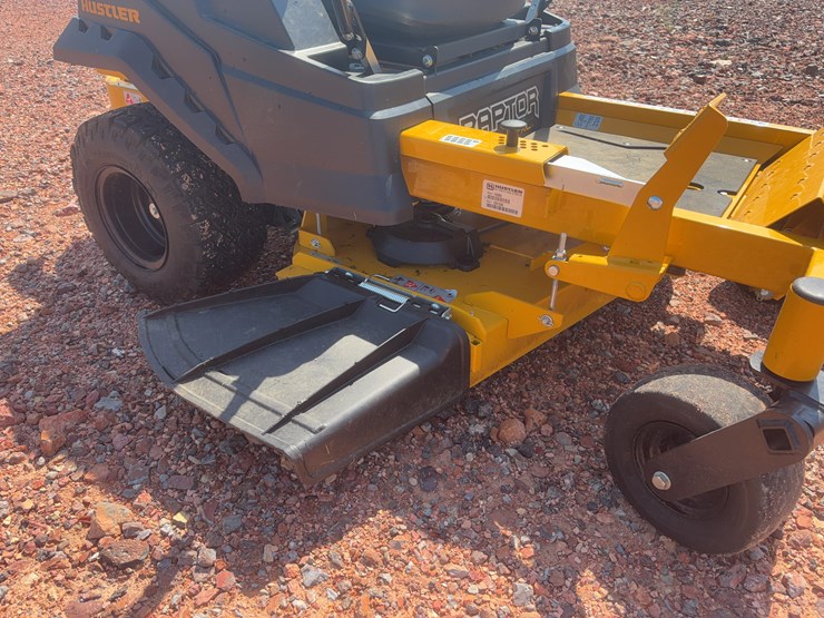 hustler-zero-turn-mower-image-9