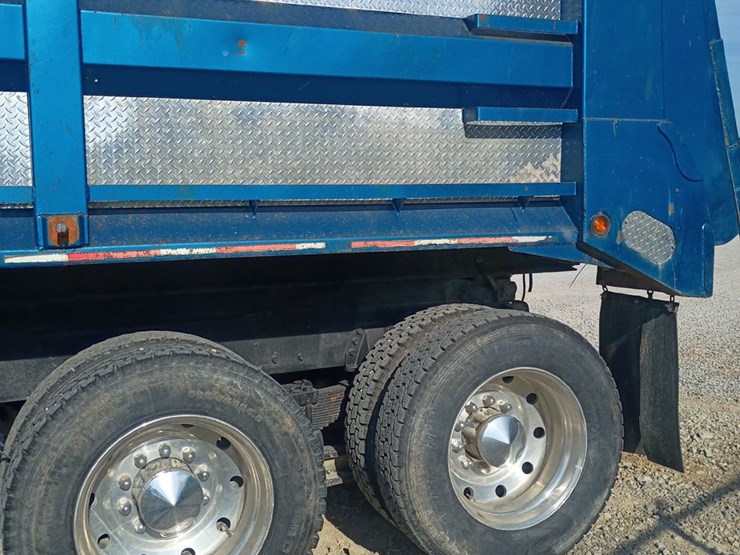 1985-peterbilt-359-image-4
