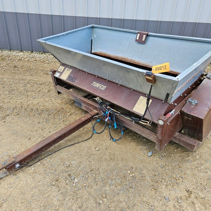 #12 • Turfco Meter Matic III Top Dresser