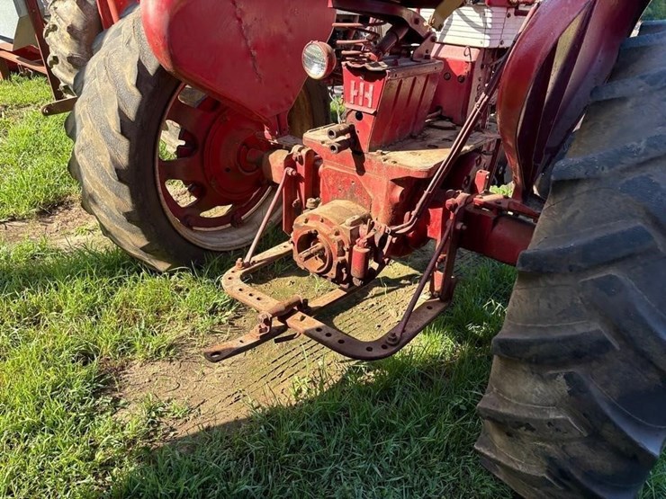 farmall-460-lp-gas-tractor-image-6