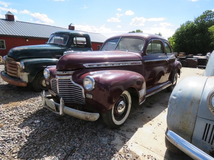 1941-chevrolet-special-deluxe-2dr-sedan-image-3
