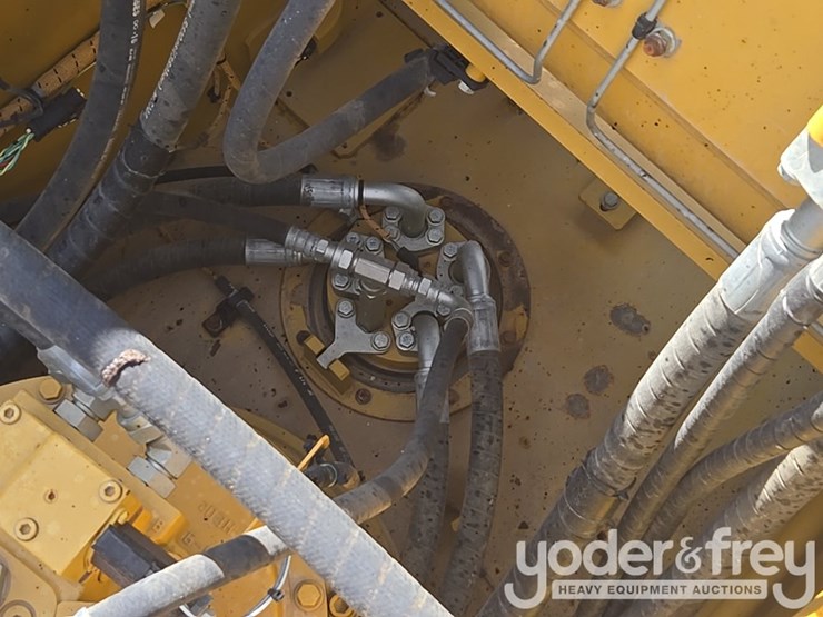 2019-caterpillar-336-image-52
