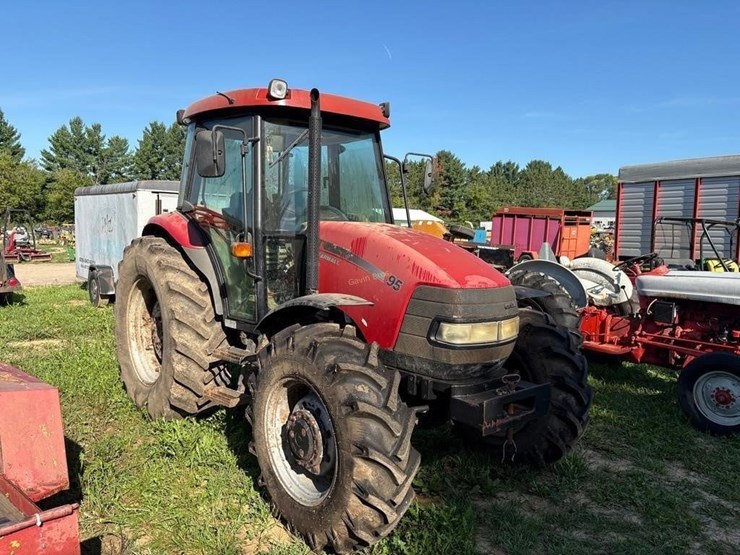 case-ih-farmall-95-image-3
