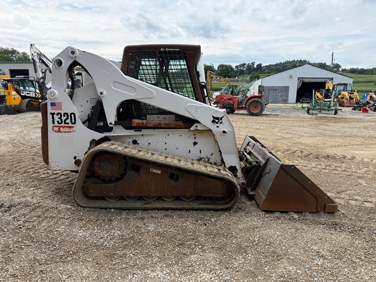 2007-bobcat-t320-image-5