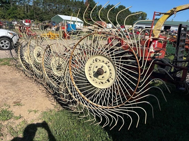 h&s-12-wheel-bi-fold-rake-image-5