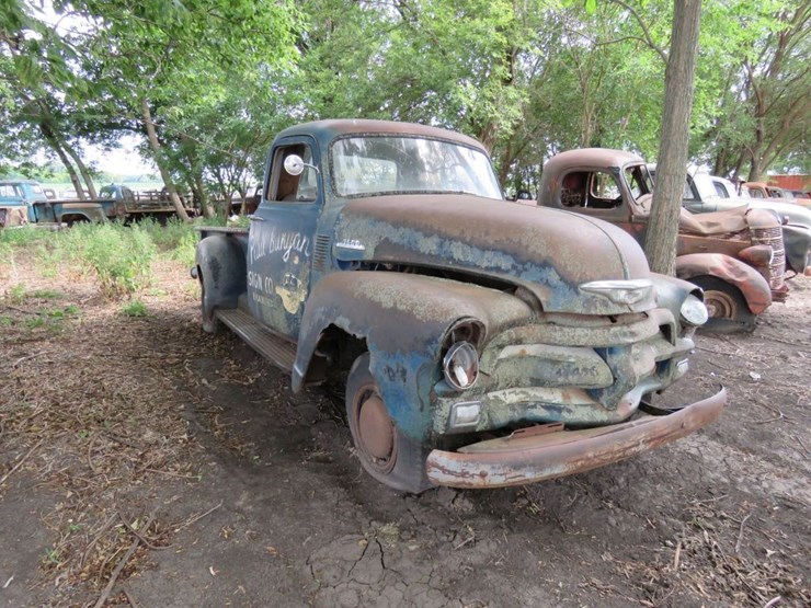 1954-chevrolet-3600-3/4-ton-pickup-with-great-patina-image-1