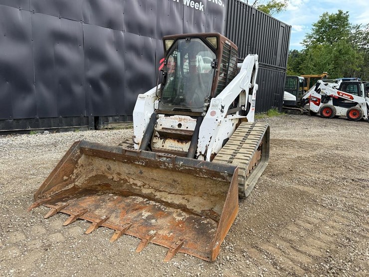 2007-bobcat-t320-image-8