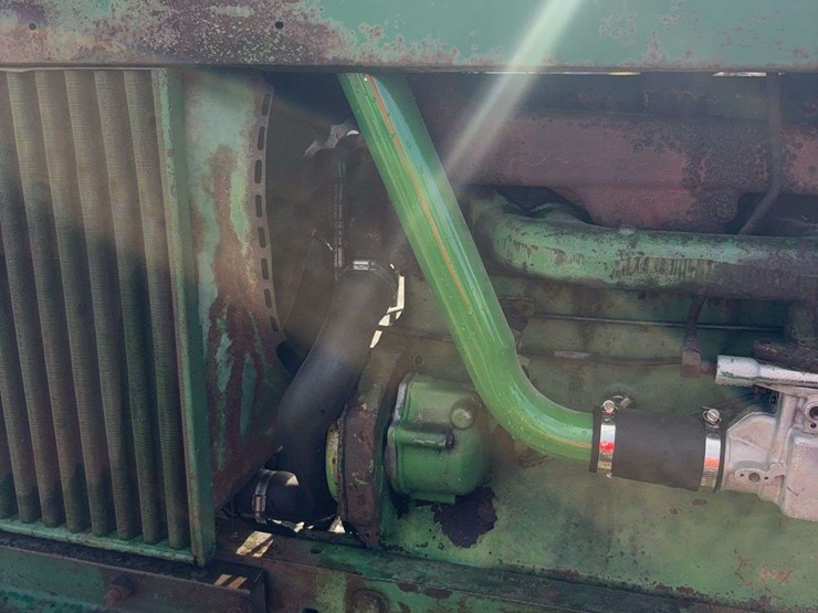john-deere-4010-image-8