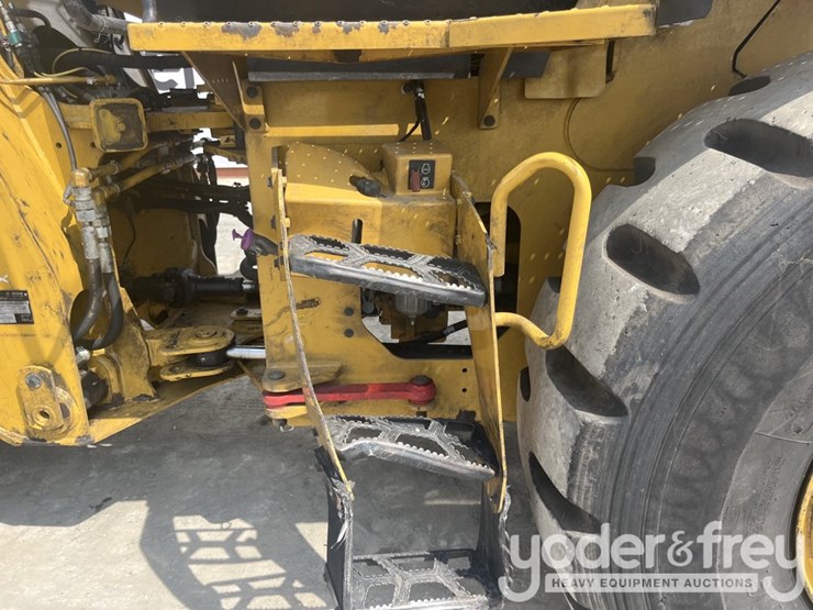 2016-caterpillar-926m-image-36