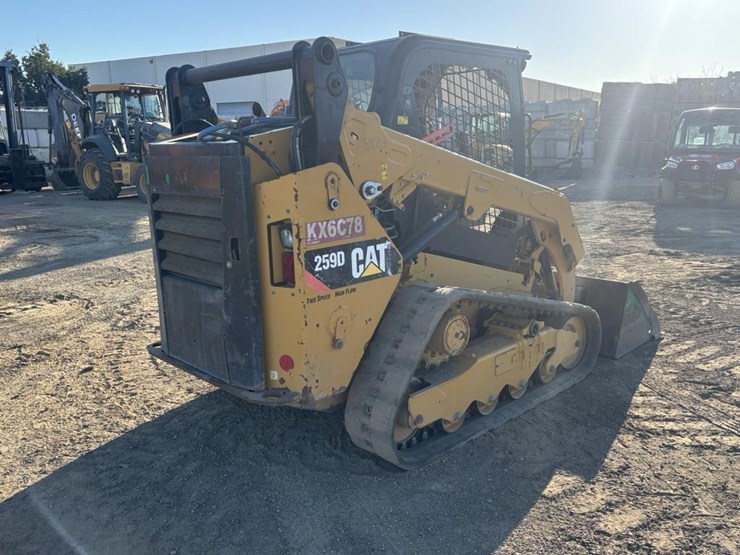 2016-caterpillar-259d-image-3