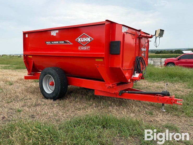 2021-kuhn-knight-reel-auggie-3130t-reel-mixer-wagon-w/scale-image-3