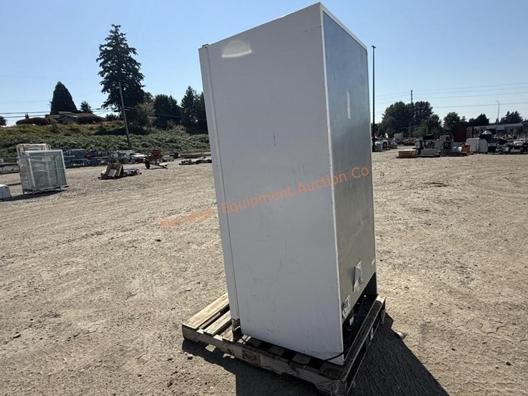frigidaire-standup-freezer-image-3