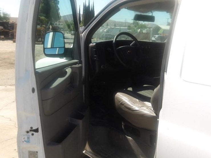 2014-utility-van-image-18