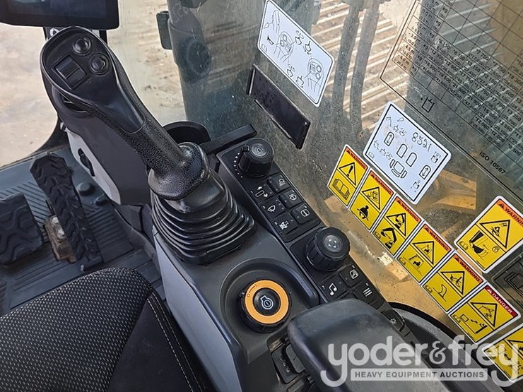 2019-caterpillar-336-image-76