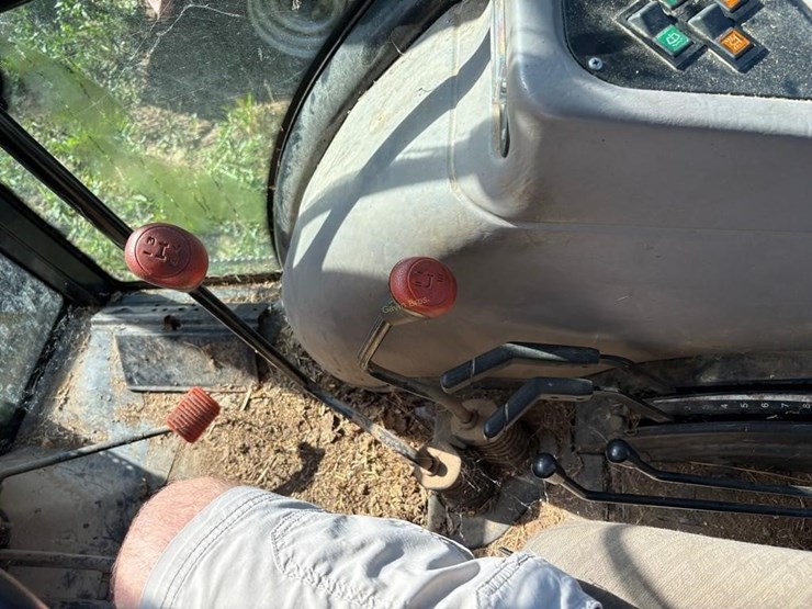 case-ih-farmall-95-image-14