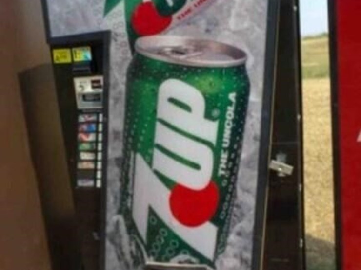 7-up-pop-machine-worked-when-unplugged-image-1