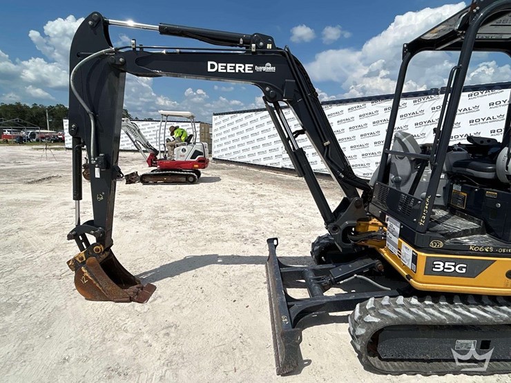 2023-deere-35g-image-12