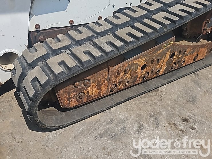 2016-bobcat-t870-image-21