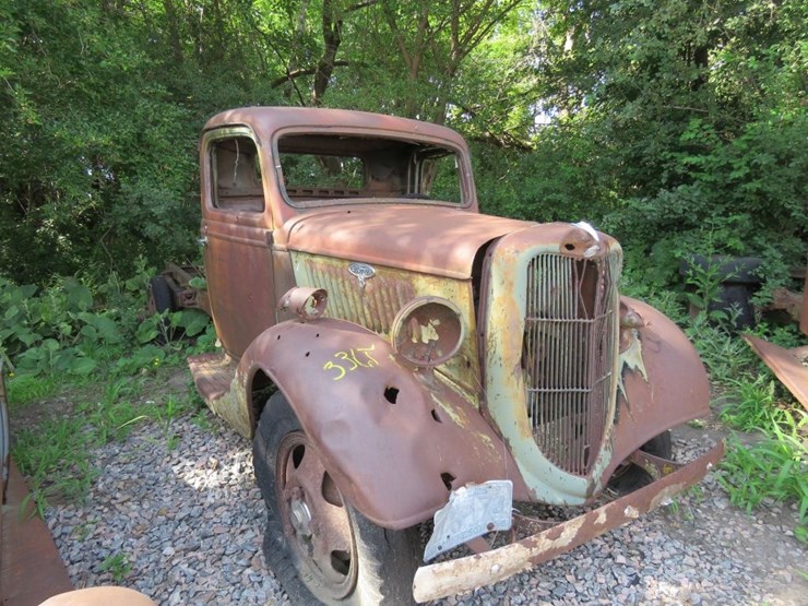 1935-ford-truck-image-1