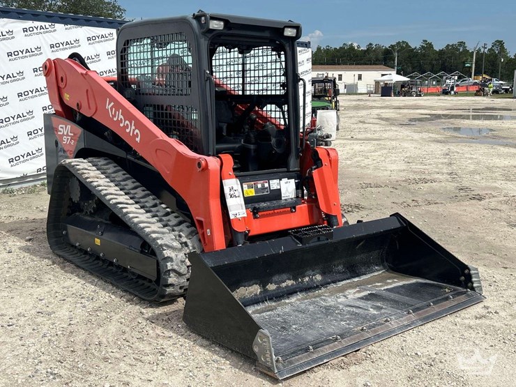 2023-kubota-svl97-2-image-2