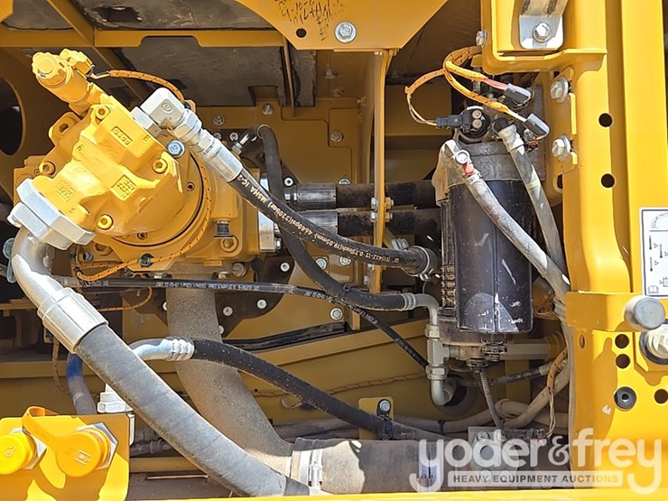2019-caterpillar-336-image-41