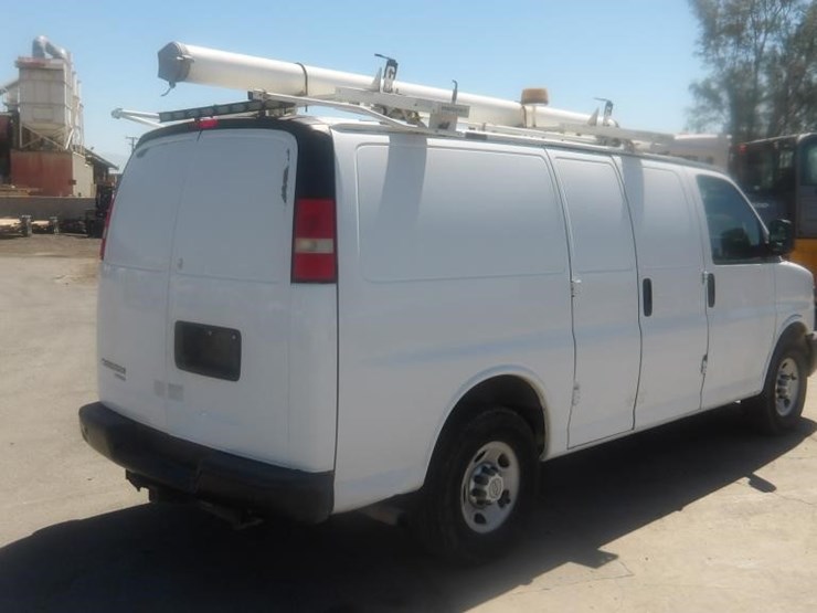 2014-utility-van-image-3