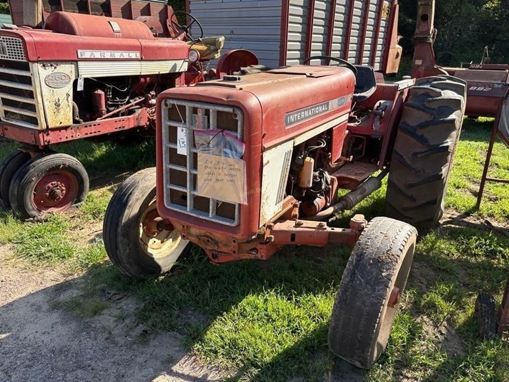 ih-574-gas-tractor-image-2