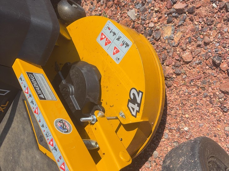hustler-zero-turn-mower-image-12