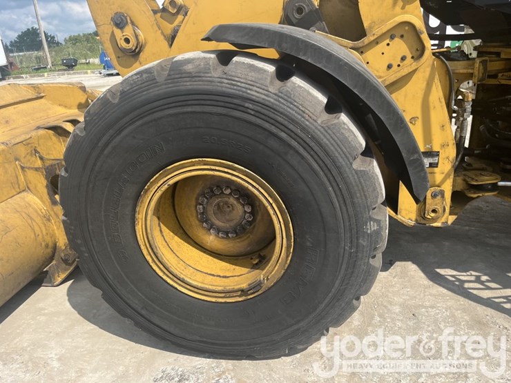 2016-caterpillar-926m-image-10
