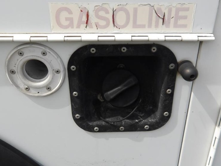 2011-ford-f550-image-7