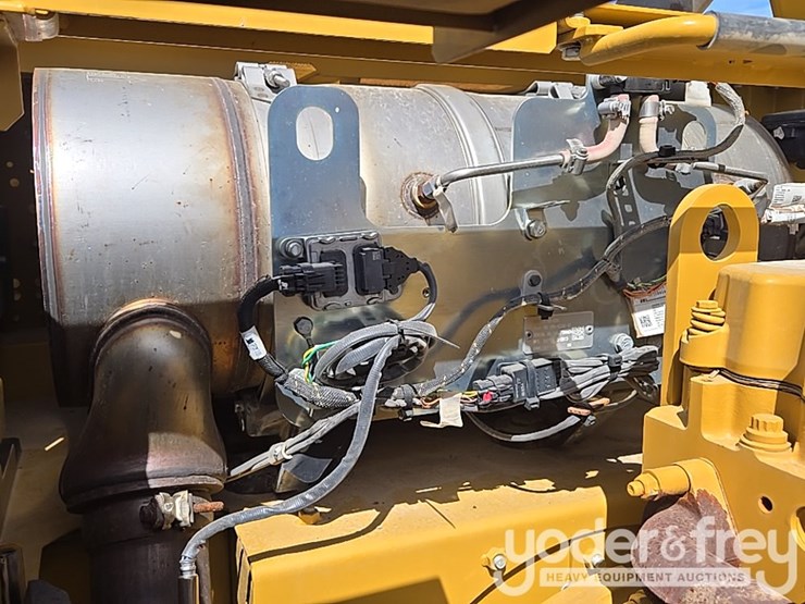 2019-caterpillar-336-image-57