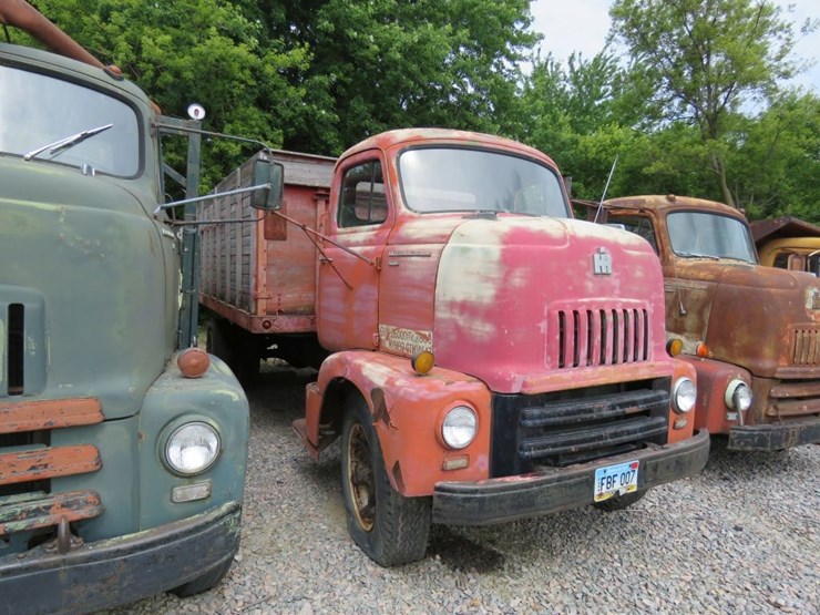 1953-international-130-image-3
