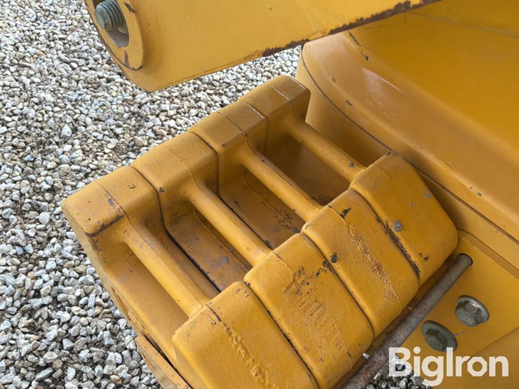2004-john-deere-250-image-17