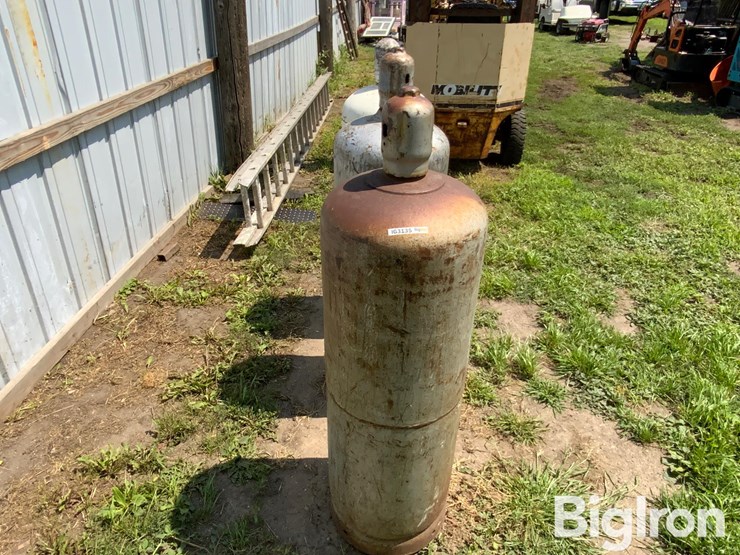 steel-100lb-propane-tanks-image-2