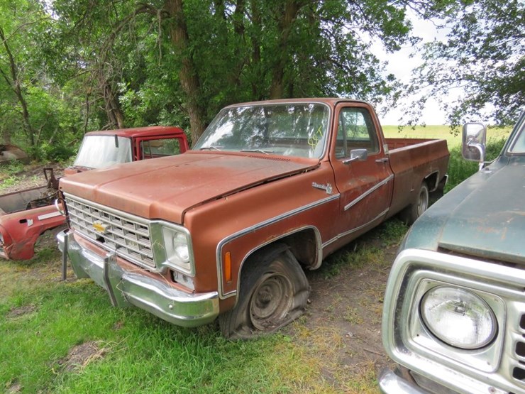 1975-chevrolet-c10-image-1