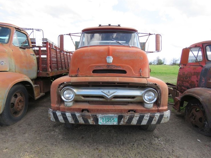 1956-ford-c600-image-2
