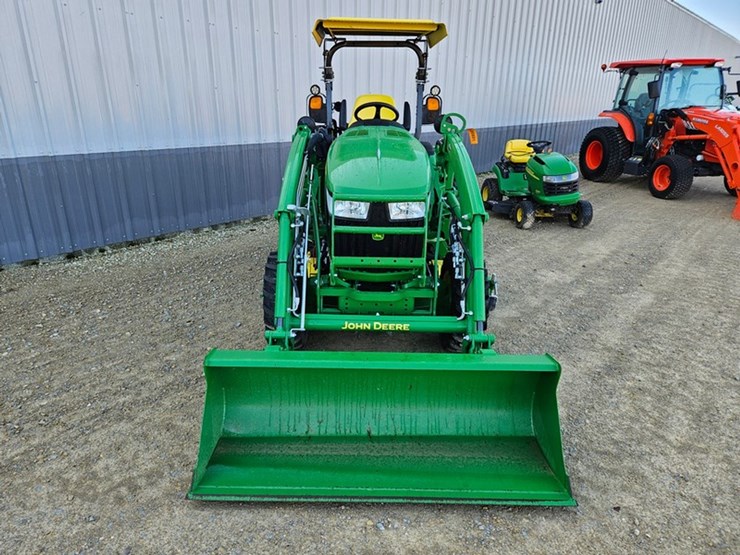 john-deere-3033r-image-8